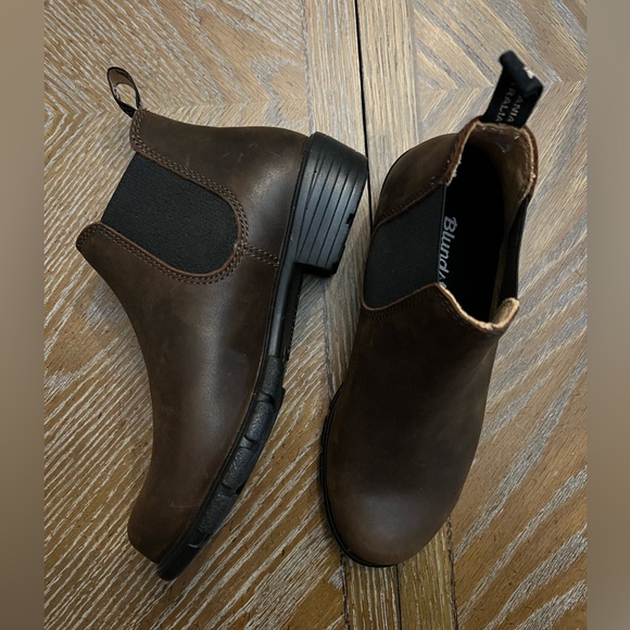 Blundstone Shoes - Blundstone 1970 Ankle Boot Antique Brown Women's size 6.5